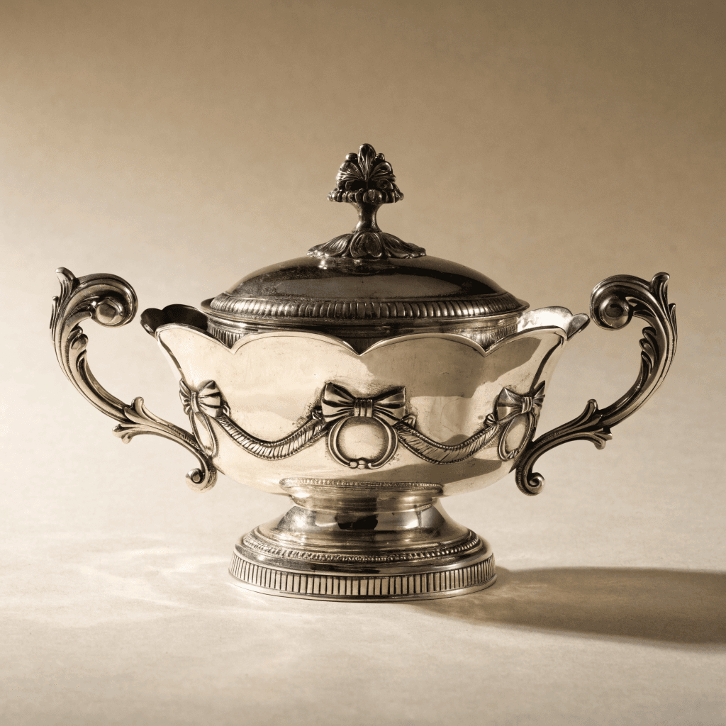Sucrier en argent style Louis XVI