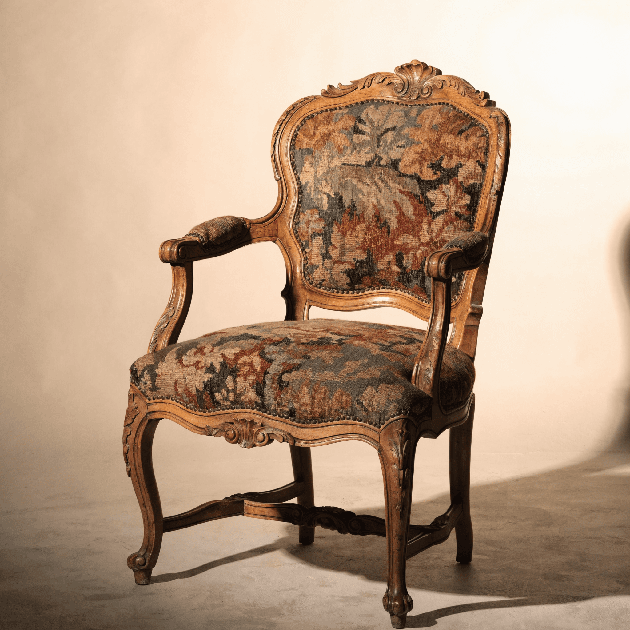 Bergère Louis XV en hêtre sculpté